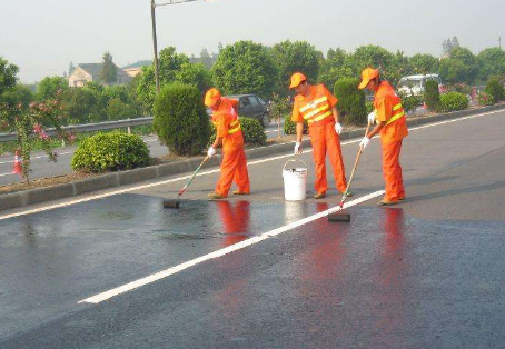 东城 彩色路面喷漆维修改色的使用寿命有多长？